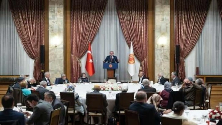 TBMM Başkanı Şentop, huzurevi sakinleriyle iftarda bir araya geldi