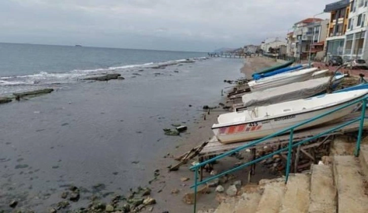 Tekirdağ’da deniz 15 metre çekildi: Kral yolu ortaya çıktı