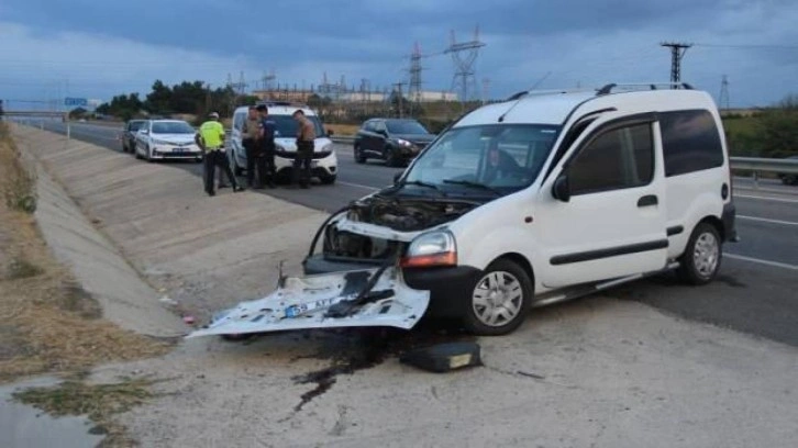 Tekirdağ’da hafif ticari araç su kanalına çarptı: 2 yaralı