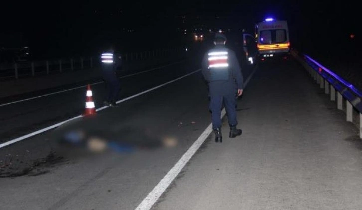 Tekirdağ’da karayolunda yürüyen yayaya tır çarptı, şahıs hayatını kaybetti