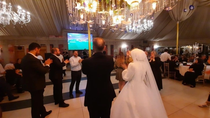 Tokat'ta düğüne milli maç arası