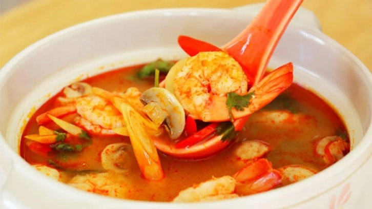 Tom Yum Goong çorbası tarifi nasıl yapılır? Tayland’ın meşhur acılı ekşili çorbası