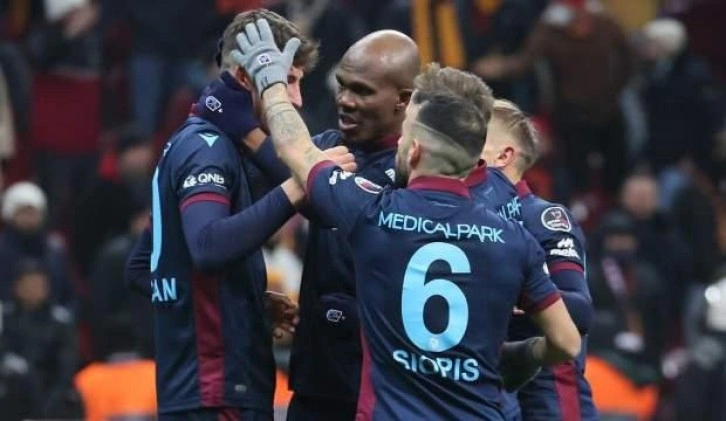 Trabzonspor 15 haftadır zirveyi bırakmıyor!