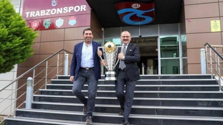 Trabzonspor'un şampiyonluk kupası müzedeki yerini aldı