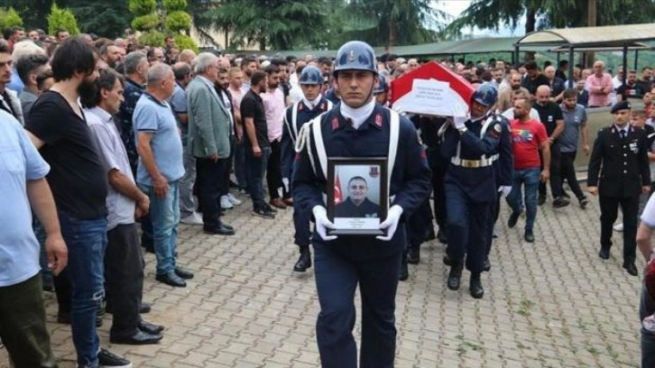 Trafik kazasında hayatını kaybeden jandarma er son yolculuğuna uğurlandı