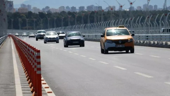 Türkiye'nin en uzun 4'üncü köprüsü Adana'da ulaşımı rahatlattı