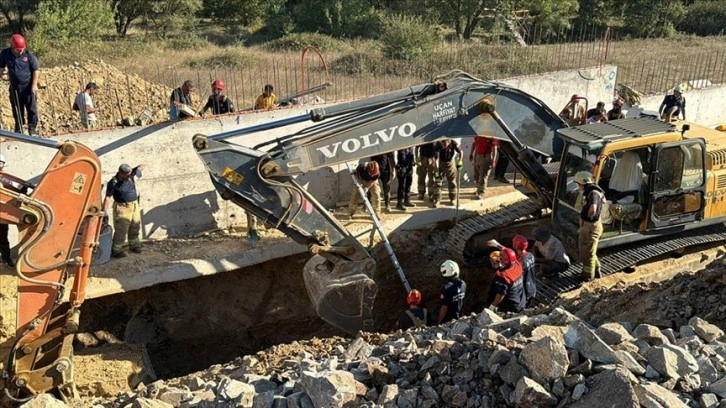 Tuzla'da 2 işçinin hayatını kaybettiği göçüğe ilişkin 4 kişi gözaltına alındı!