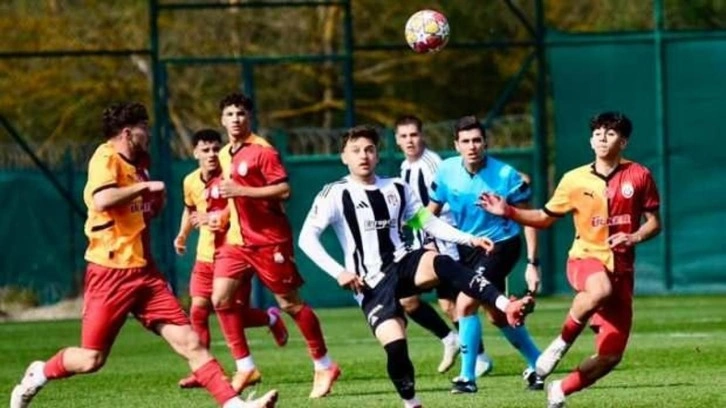 U19'da 5 gollü nefes kesen derbi! 2-0'dan döndüler