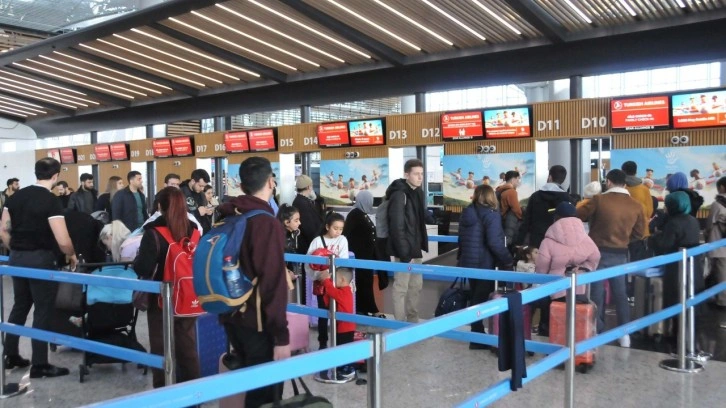 Uçuşu olanlar dikkat! İstanbul Havalimanı'nda sömestr tatili yoğunluğu yaşanıyor