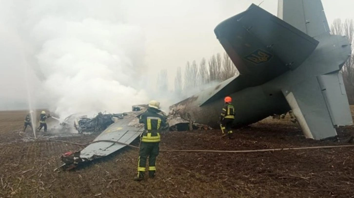 Ukrayna askerlerini taşıyan askeri uçak Kiev yakınlarında düştü