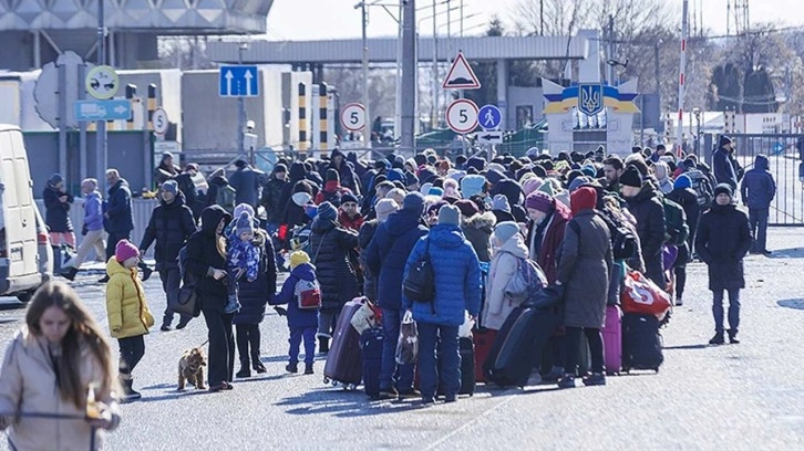 Ukraynalı mültecilere bütün kapılar açıldı AB'nin iki yüzlü politikası