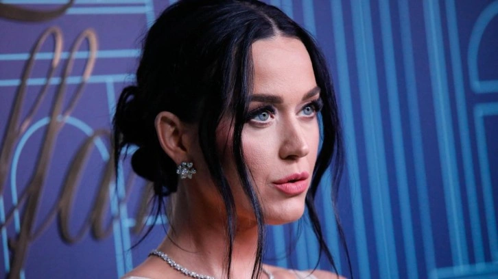 Ünlü şarkıcı Katy Perry’e İspanya’da inceleme şoku