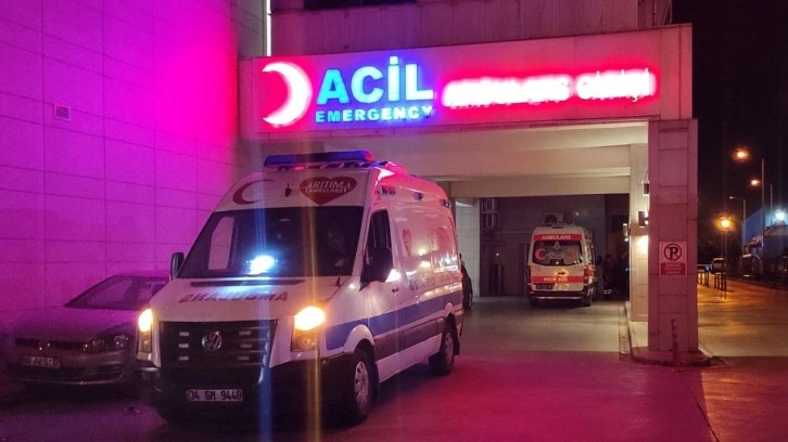 Van'da faciadan dönüldü. İki araç kontrolden çıkarak kanala düştü. 9 kişi yaralandı