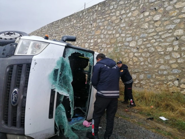 Van'da yolcu minibüsü devrildi: Çok sayıda yaralı var!