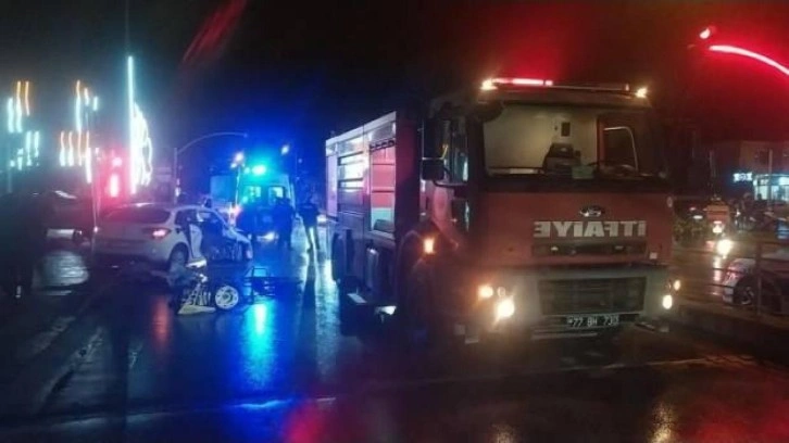 Yalova’da iki otomobil çarpıştı: 1’i ağır 4 yaralı