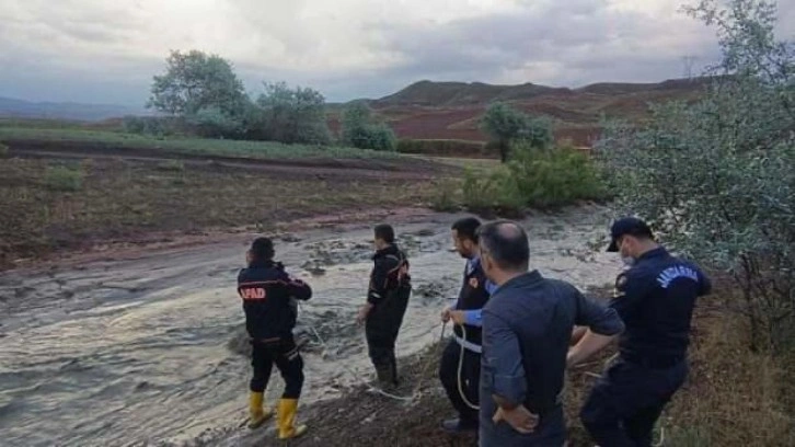 Yozgat’ta sel nedeniyle mahsur kalan 9 kişi kurtarıldı