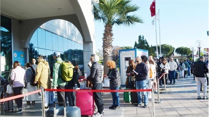 Yunanistan'dan kapıda vize uygulamasına yeşil ışık