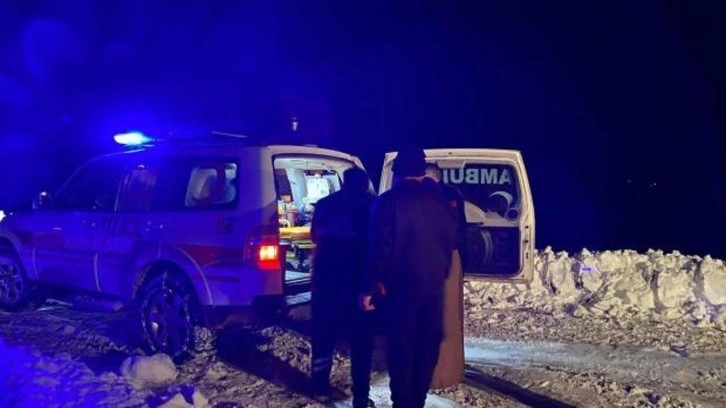 Zamanla yarış! Hamile kadını taşıyan ambulans böyle kurtarıldı