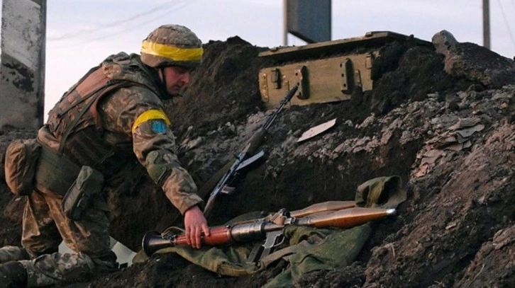 Zelenski tüm kozlarını oynuyor! Ukrayna'daki mahkumları serbest bırakıp cepheye yollayacak