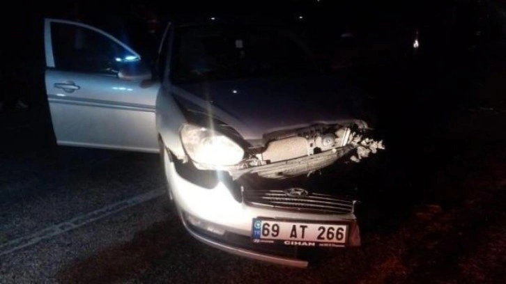 Zincirleme trafik kazasında 3 araç birbirine girdi; 8 yaralı