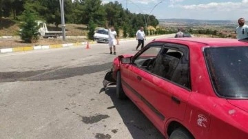 2 otomobilin karıştığı kazada 4&rsquo;ü çocuk 9 kişi yaralandı