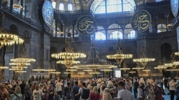 3 yıl önce yeniden cami olmuştu: Hac ve umreden önce Ayasofya'ya geliyorlar