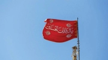 4 yıl sonra yeniden! İran'da cami kubbesine 'intikam bayrağı' çekildi