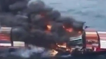 Aden Körfezi’nde ABD’ye ait gemi füzeyle vuruldu. İşte ABD gemisini vuranlar...