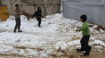AFAD, Suriye'deki güvenli bölgelerde 15 çocuğun donarak öldüğü iddialarını yalanladı