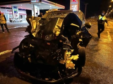 Ağrı’da otomobil ile traktör çarpıştı: 7 yaralı