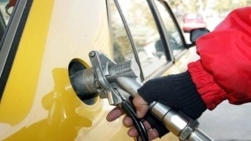 Akaryakıt fiyatları için flaş iddia! Benzin ve motorine indirim yapıldı, LPG'ye zam gelecek...