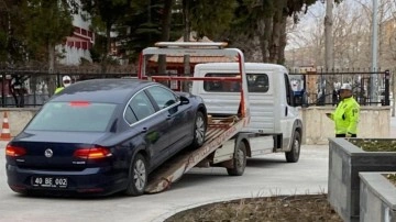 Alacağını alamayan işçi Kırşehir Belediyesinin makam aracını haczettirdi