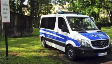 Almanya'da trafik kontrolü yapan iki polis silahlı saldırıda öldü