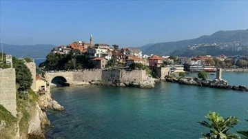 Amasra'da hafta sonu ziyaretçi yoğunluğu yaşanıyor