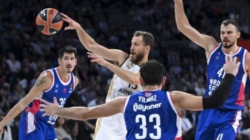 Anadolu Efes sahasında Real Madrid'e 23 sayı farkla yenildi