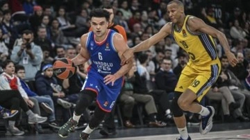 Anadolu Efes'ten EuroLeague'de farklı galibiyet!