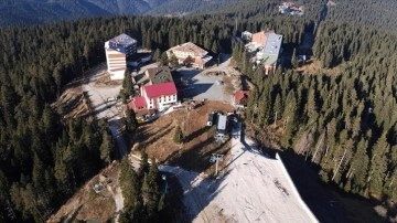 Anadolu'nun "yüce dağı" Ilgaz kayak sezonu için kar bekliyor