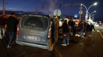 Ankara’da hafif ticari aracın okul servis aracına çarptığı kazada 9 kişi yaralandı