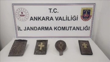 Ankara'da yaklaşık 10 milyon lira değerinde 2 el yazması kitap ele geçirildi