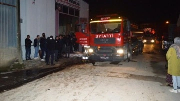 Ankara'da yangın paniğe neden oldu! Etrafa sıçradı, uzun uğraşlar sonucu söndürüldü