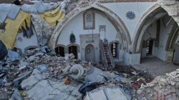 Antakya'da Habibi Neccar Camii yıkıldı!