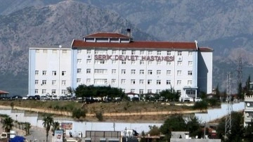 Antalya'da kavgada bıçaklanan 15 yaşındaki çocuk, hastanede öldü