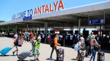 Antalya Havalimanı'nda uçuş rekoru kırıldı