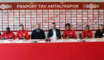 Antalyaspor'da 4 transfer için imza töreni