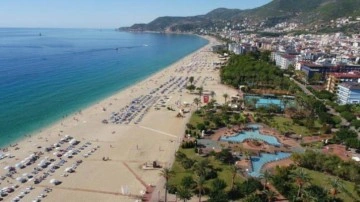 Antalya&rsquo;yı ziyaret eden turist sayısı 2021 yılına göre yüzde 162 arttı