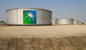 Aramco'nun kârı artan petrol fiyatlarıyla uçtu...