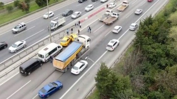 Ataşehir TEM’de 5 araç birbirine girdi trafik felç oldu