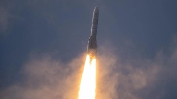 Avrupa Uzay Ajansının yeni roketi ilk kez uzaya fırlatıldı