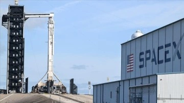 Ax-3 mürettebatını uzay istasyonuna taşıyacak Dragon uzay aracı Falcon 9 ile fırlatılacak