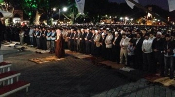 Ayasofya'da namaz kıldıran eski Kabe imamına 12 yıl hapis cezası verildi